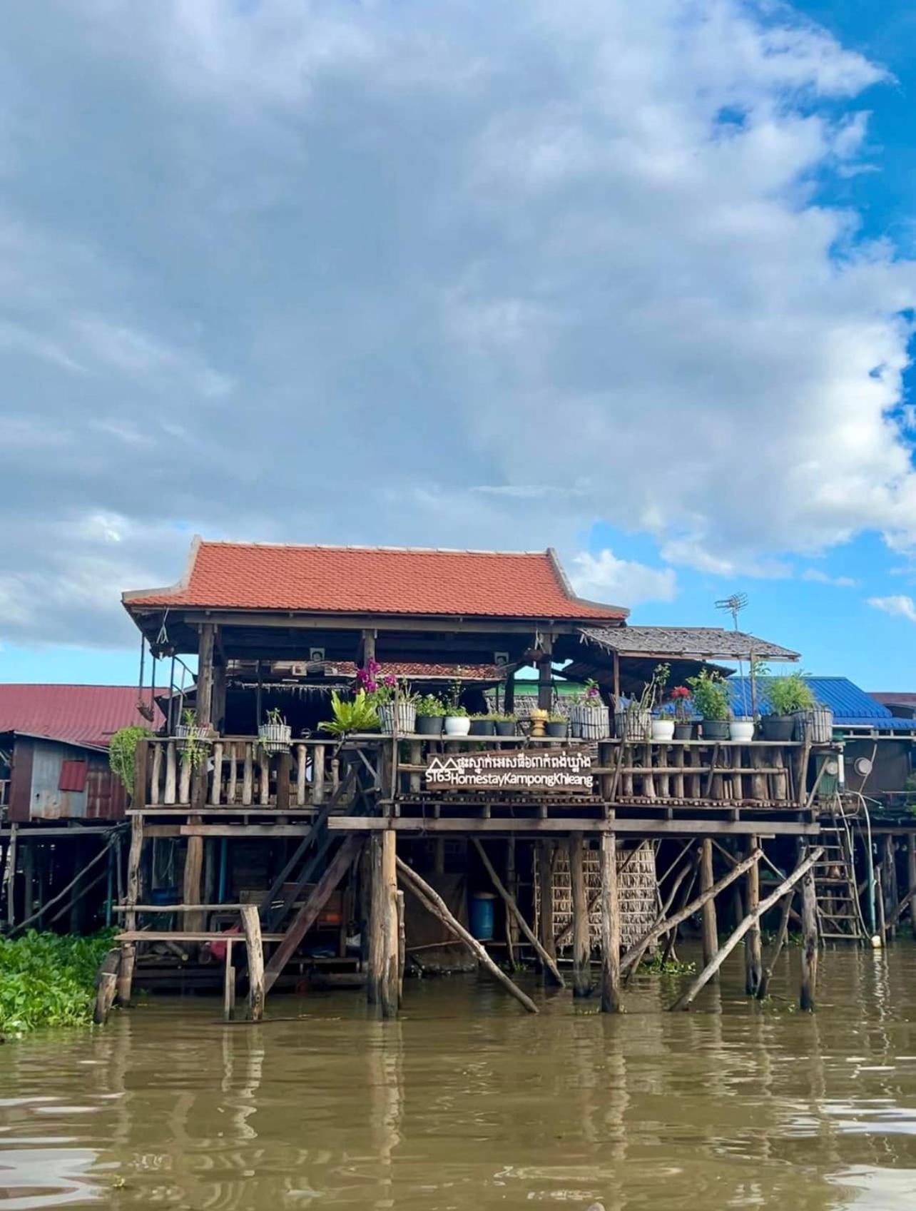 St 63 Home Stay & Tour Kampong Khleang Exterior photo